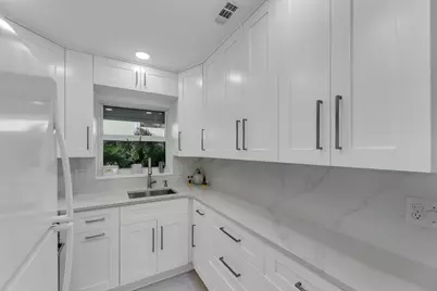 960 Crystal Lake Drive #115, Deerfield Beach, FL 33064 - Photo 5