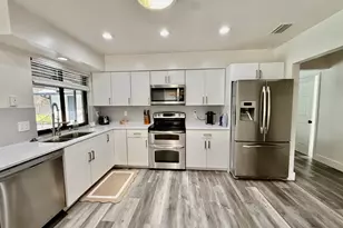 325 Knotty Wood Ln, Wellington, FL 33414 - Photo 7