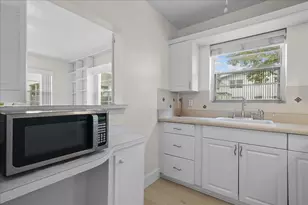 142 Kent I, West Palm Beach, FL 33417 - Photo 3