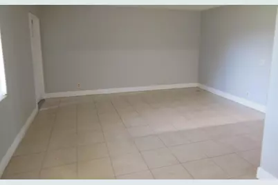 709 Meadows Circle, Boynton Beach, FL 33436 - Photo 9