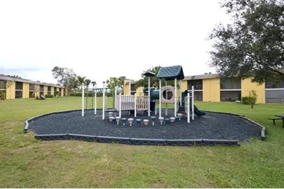 709 Meadows Circle, Boynton Beach, FL 33436 - Photo 17