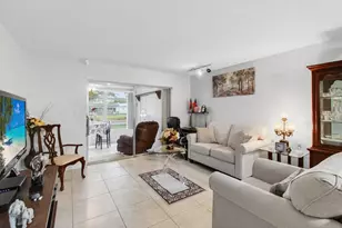 136 Lake Rebecca Dr, West Palm Beach, FL 33411 - Photo 11