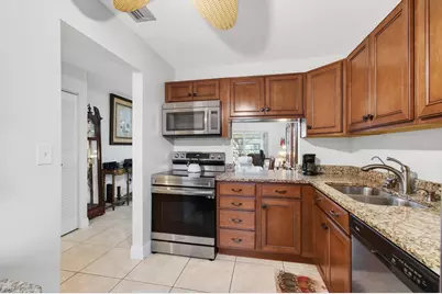 136 Lake Rebecca Drive, West Palm Beach, FL 33411 - Photo 7