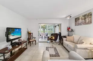 136 Lake Rebecca Dr, West Palm Beach, FL 33411 - Photo 5