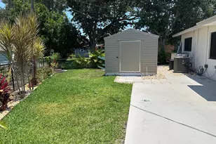 907 SE Lake St, Stuart, FL 34994 - Photo 19