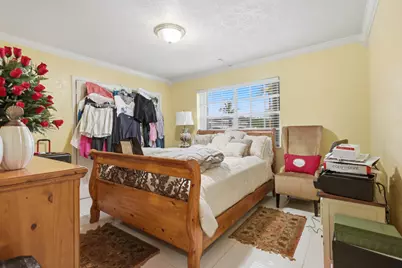 7445 N Augusta Drive, Hialeah, FL 33015 - Photo 33