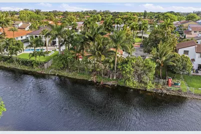 7445 N Augusta Drive, Hialeah, FL 33015 - Photo 49