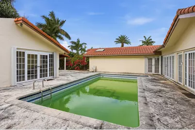 7445 N Augusta Drive, Hialeah, FL 33015 - Photo 9