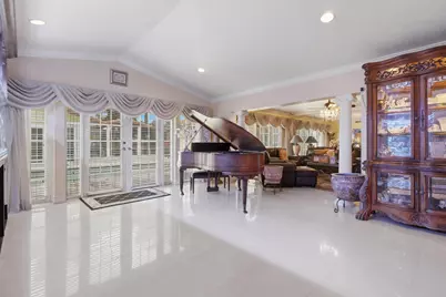 7445 N Augusta Drive, Hialeah, FL 33015 - Photo 21