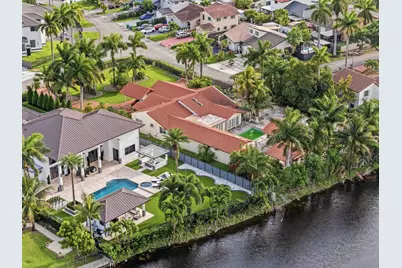 7445 N Augusta Drive, Hialeah, FL 33015 - Photo 45