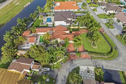 7445 N Augusta Drive, Hialeah, FL 33015 - Photo 41