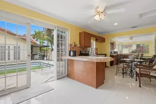 7445 N Augusta Dr, Hialeah, FL 33015 - Photo 15