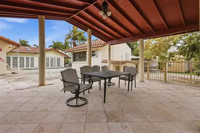 7445 N Augusta Drive, Hialeah, FL 33015 - Photo 17