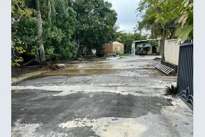 7445 N Augusta Drive, Hialeah, FL 33015 - Photo 9