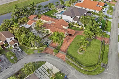7445 N Augusta Drive, Hialeah, FL 33015 - Photo 39