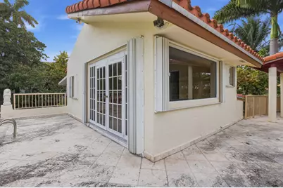 7445 N Augusta Drive, Hialeah, FL 33015 - Photo 13