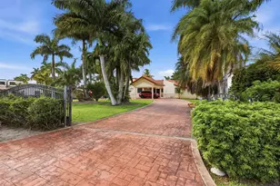 7445 N Augusta Dr, Hialeah, FL 33015 - Photo 3