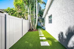 6885 Tradewind Way, Lantana, FL 33462 - Photo 33