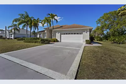 1112 SE Strathmore Drive, Port Saint Lucie, FL 34952 - Photo 9