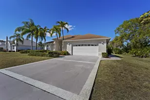 1112 SE Strathmore Dr, Port Saint Lucie, FL 34952 - Photo 9