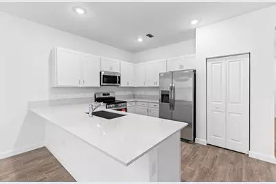 4250 Lagoon Shore Drive, Lake Worth, FL 33467 - Photo 9