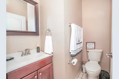 16616 NW 72nd Court, Miami Lakes, FL 33014 - Photo 9