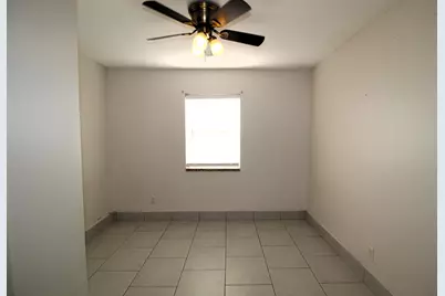 100 SE Celestia Court, Port Saint Lucie, FL 34983 - Photo 11