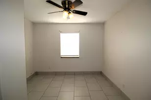 100 SE Celestia Ct, Port Saint Lucie, FL 34983 - Photo 11