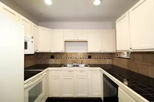 100 SE Celestia Ct, Port Saint Lucie, FL 34983 - Photo 7