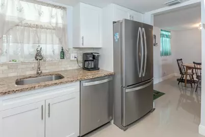 711 Lori Drive #408, Palm Springs, FL 33461 - Photo 9