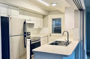 530 SW Prima Vista Blvd, Port Saint Lucie, FL 34983 - Photo 5