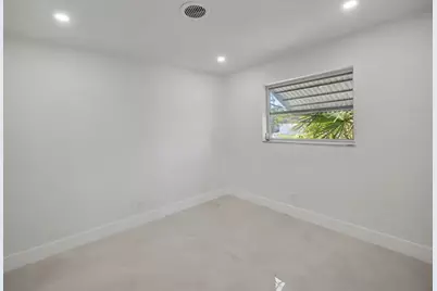 1940 NW 32 Nd Street, Oakland Park, FL 33309 - Photo 23