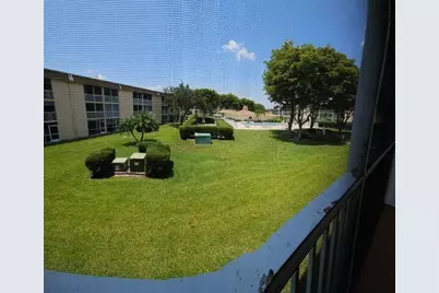 300 Village Green Circle S #209, Lake Worth Beach, FL 33461 - Photo 9