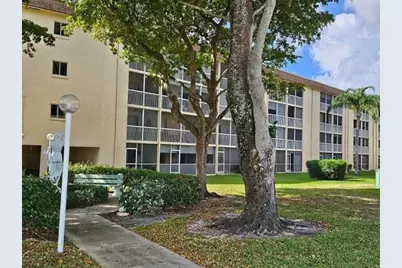 300 Village Green Circle S #209, Palm Springs, FL 33461 - Photo 13