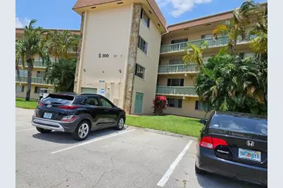300 Village Green Circle S #209, Lake Worth Beach, FL 33461 - Photo 3
