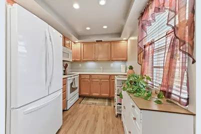 302 Capri G, Delray Beach, FL 33484 - Photo 9