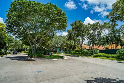 8063 Via Hacienda, Riviera Beach, FL 33418 - Photo 41