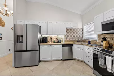 8063 Via Hacienda, Riviera Beach, FL 33418 - Photo 3