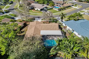 606 Juniper Pl, Wellington, FL 33414 - Photo 45