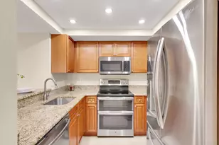 1558 SE Royal Green Cir, Port Saint Lucie, FL 34952 - Photo 11