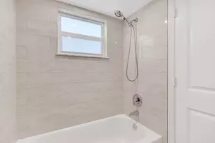 1558 SE Royal Green Cir, Port Saint Lucie, FL 34952 - Photo 23