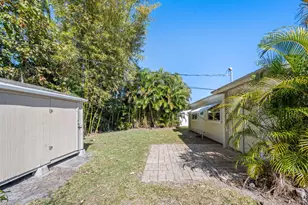 1471 4th Ct, Vero Beach, FL 32960 - Photo 11
