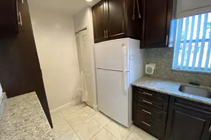 138 Lake Frances Dr, West Palm Beach, FL 33411 - Photo 3