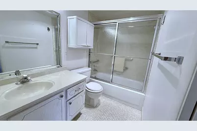 3082 Oakridge U, Deerfield Beach, FL 33442 - Photo 23