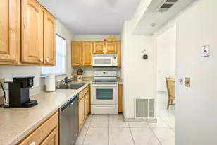 352 Lake Frances Dr, West Palm Beach, FL 33411 - Photo 15