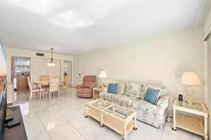 352 Lake Frances Dr, West Palm Beach, FL 33411 - Photo 11