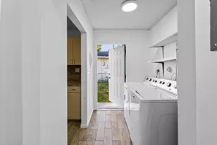 3443 NE 3rd Ave, Oakland Park, FL 33334 - Photo 21