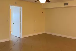 533 S Lakes End Dr, Fort Pierce, FL 34982 - Photo 7