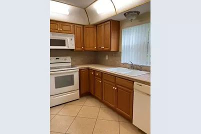 533 S Lakes End Drive #1, Fort Pierce, FL 34982 - Photo 11