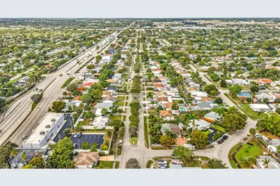 490 NE 51st Street, Oakland Park, FL 33334 - Photo 37